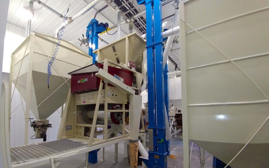 FLOUR MILL IN HAGUE, SASKATCHEWAN NOW EQUIPED WITH A CLIPPER SEED CLEANER, A BARLEY PEARLER AND A FLOUR MILLING SYSTEM. - photo 6